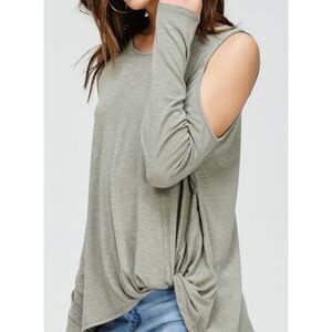 𝅺KNOTTED Cut Out shoulder Knotted Top